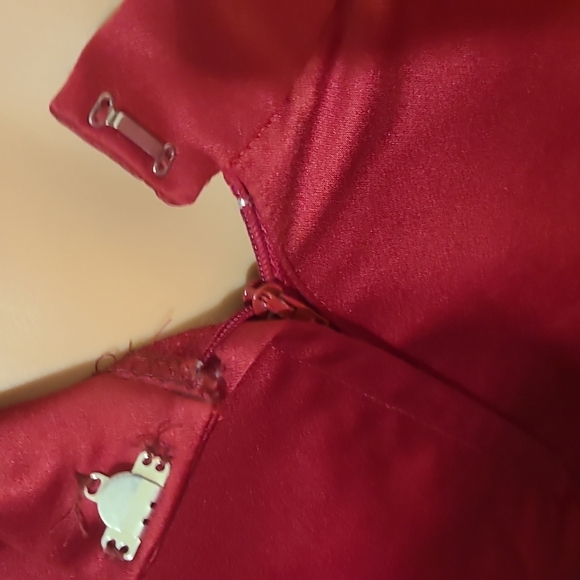 Elegant 2pc Deep Red Sleeveless Skirt Set - Picture 12 of 14